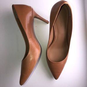 Calvin Klein tan pointed heels